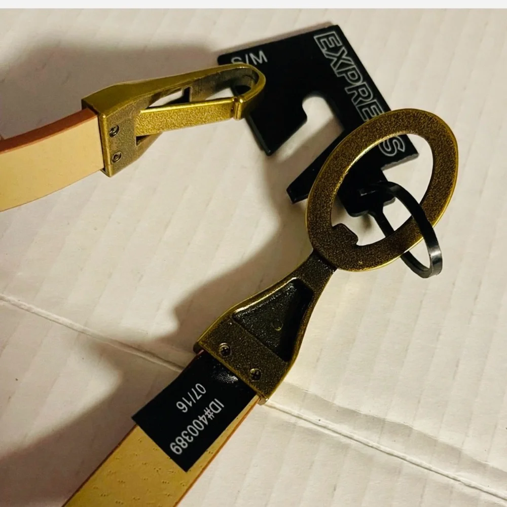 EXPRESS VINTAGE BELT DOUBLE HOOK HARDWARE WOMEN SKINNY BROWN COLOR SIZE S / M